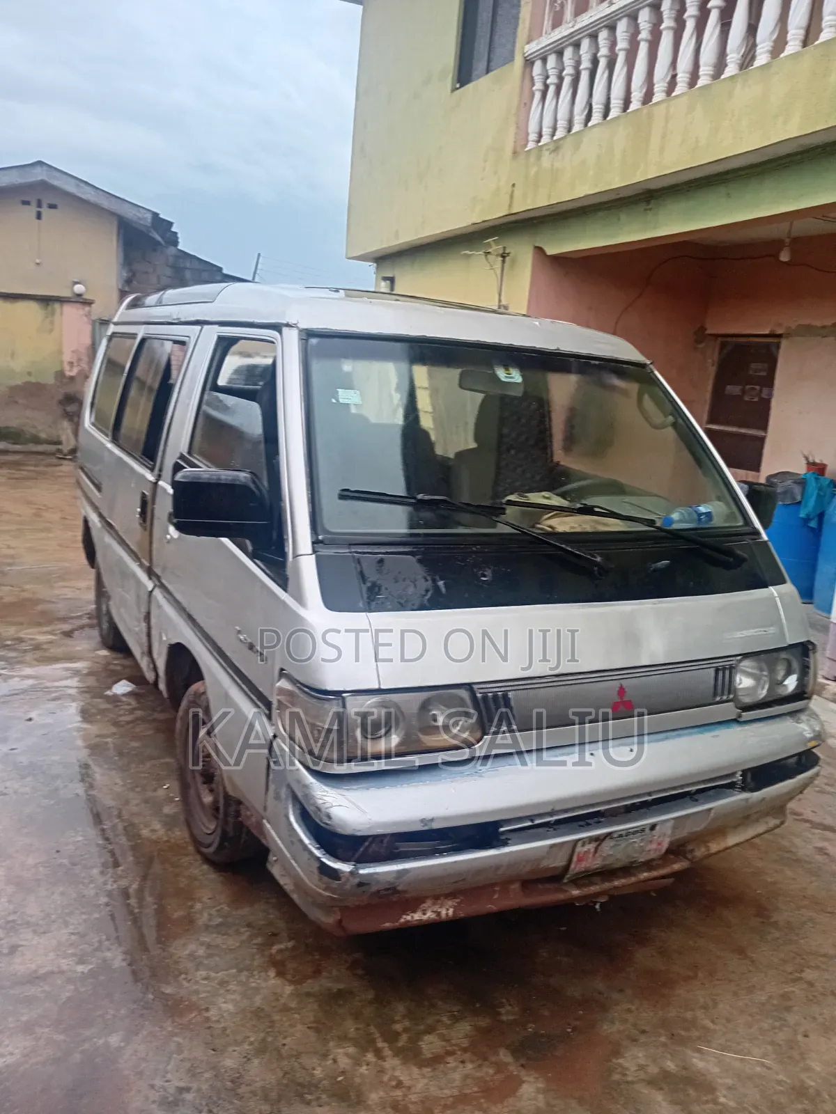 Mitsubishi L300 1998 Silver