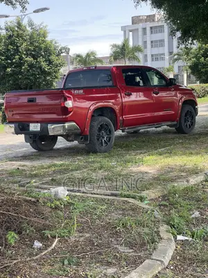 Toyota Tundra SR5 5.7L V8 w/FFV 4x4 Double Cab 6.6 ft. box 145.7 in. WB
