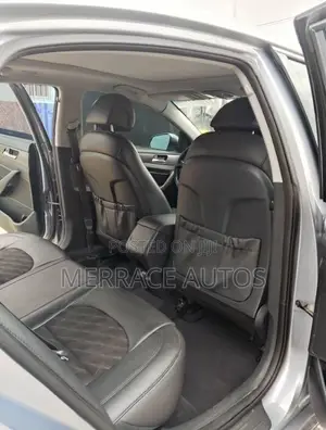 Hyundai Sonata Base Sedan FWD (2.4L 4cyl 6A) 2016
