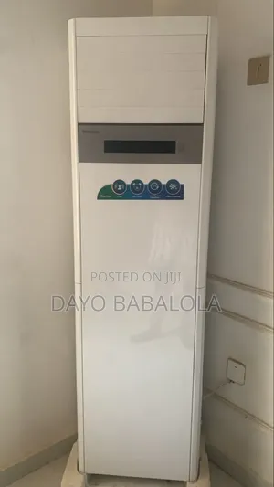 Standing Hisense AC