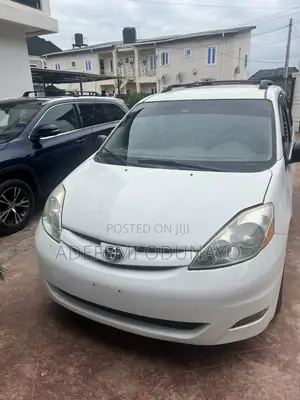Toyota Sienna 2006 White
