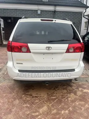 Toyota Sienna 2006 White