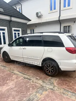 Toyota Sienna 2006 White