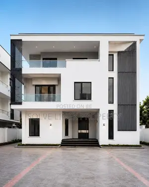 8bdrm Mansion in Asokoro for rent