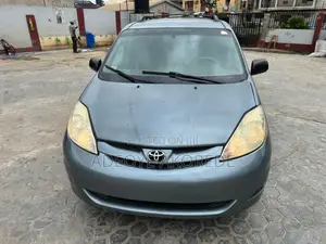 Toyota Sienna LE 4WD 2007 Blue
