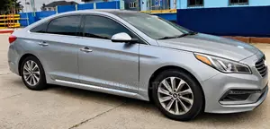 Hyundai Sonata Base Sedan FWD (2.4L 4cyl 6A) 2016