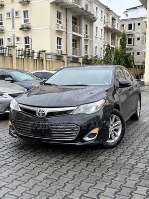 Toyota Avalon Limited Sedan FWD (3.5L 6cyl 6A) 2013 Black