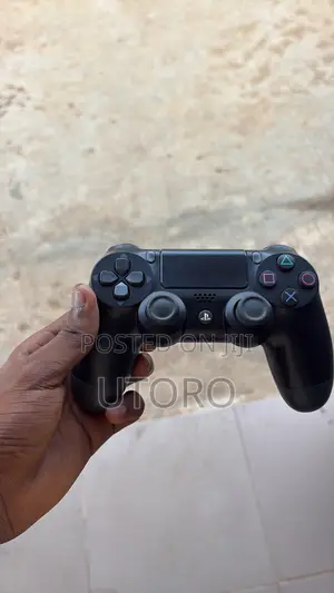 PS4 Controller