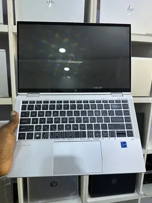 Laptop HP EliteBook 1040 G8 16GB Intel Core i7 SSD 256GB