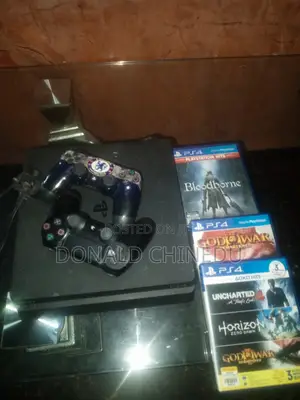 Ps4 With Extra Disc