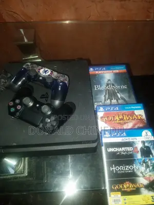 Ps4 With Extra Disc