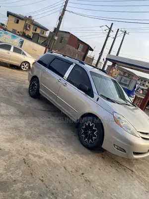 Toyota Sienna LE 2008 Gray