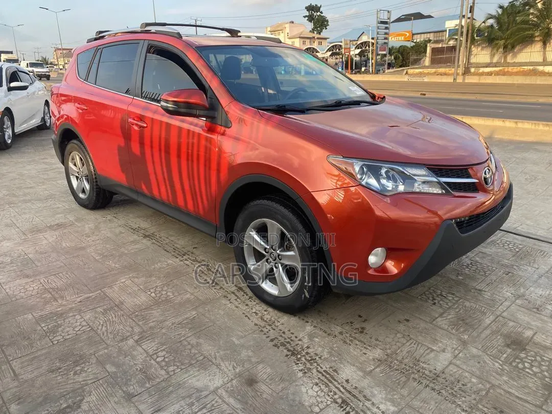 Toyota RAV4 2015 Orange