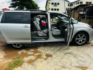 Toyota Sienna 2018