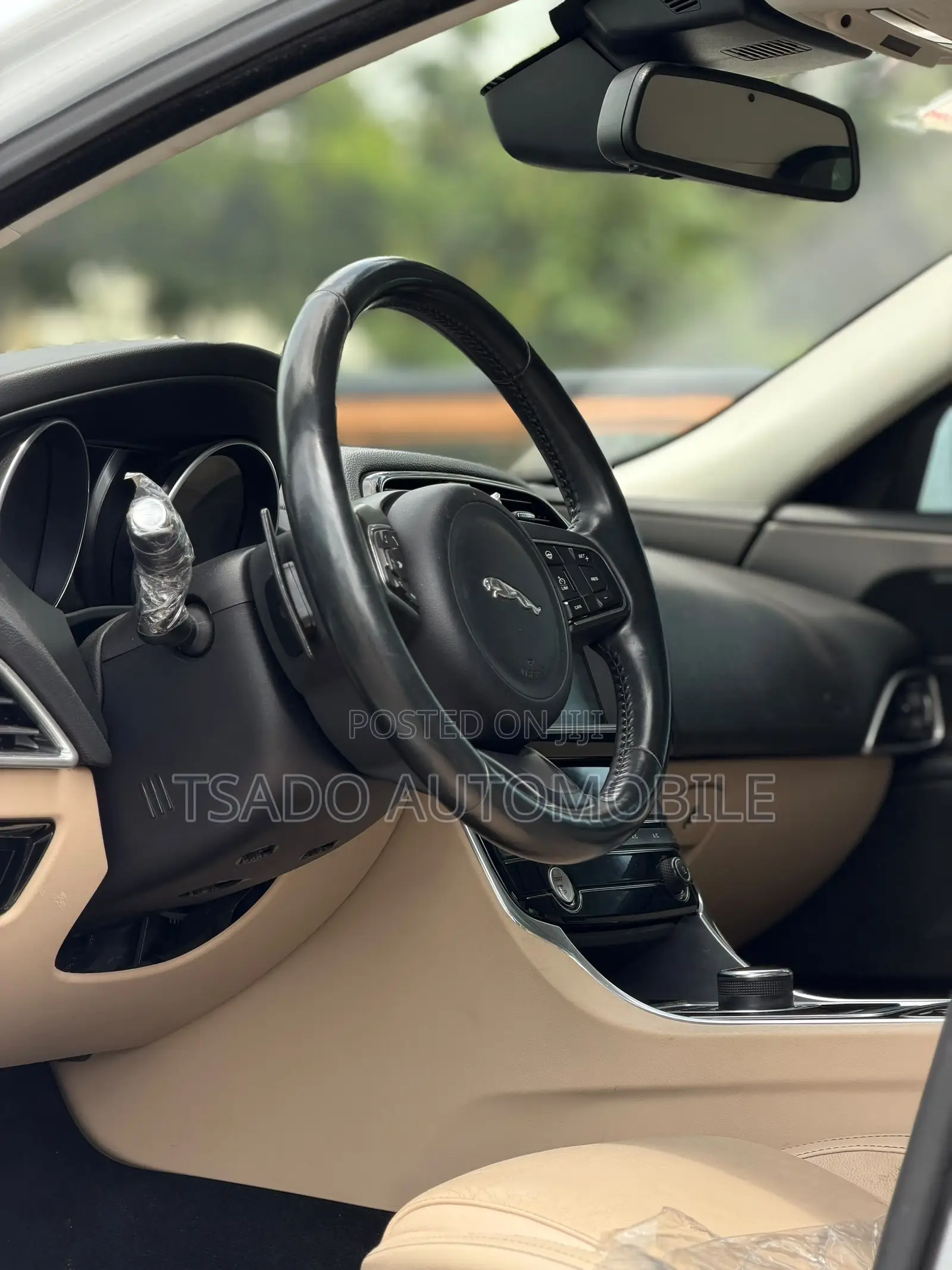 Jaguar XE 2017 Silver