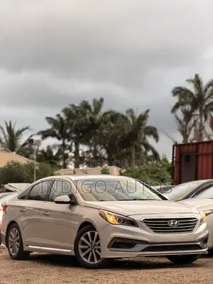 Hyundai Sonata Limited Sedan FWD (2.4L 4cyl 6A) 2016 Silver