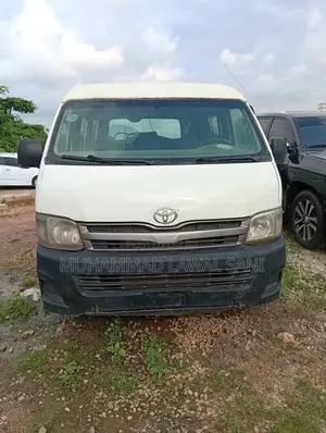Toyota HiAce 2010 White