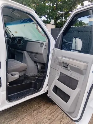 Ford Econoline 2008 White
