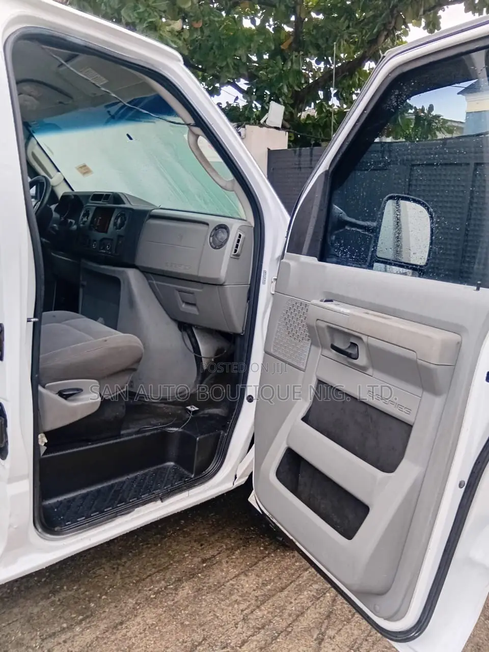 Ford Econoline 2008 White