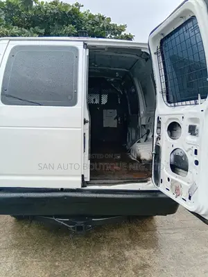 Ford Econoline 2008 White