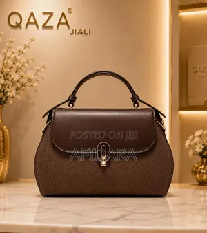 Qaza Elegant Two-Tone Handbag Elegant Two-Tone Design