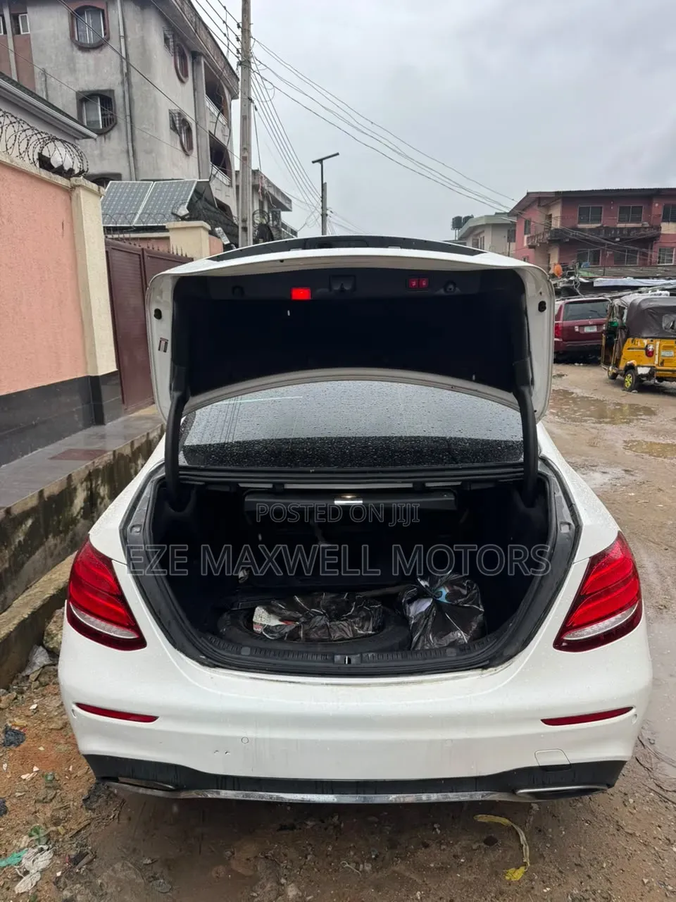 Mercedes-Benz E300 2019 White
