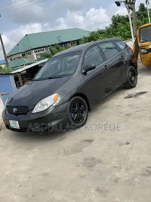 Toyota Matrix Hatchback FWD (1.8L 4cyl 5M) 2005 Gray