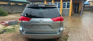 Toyota Sienna 2012 Silver