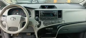 Toyota Sienna 2012 Silver