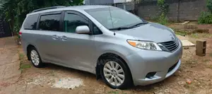 Toyota Sienna 2012 Silver