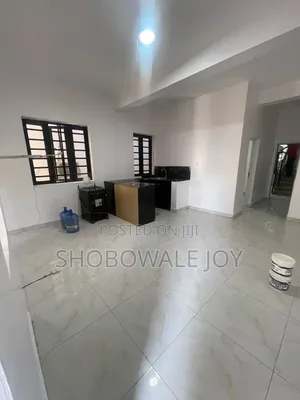 Mini Flat in Osapa London. for rent