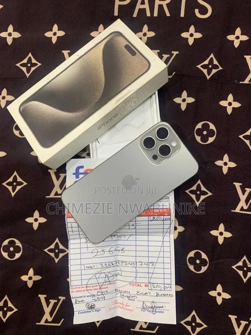 Apple iPhone 15 Pro Max 256 GB Silver
