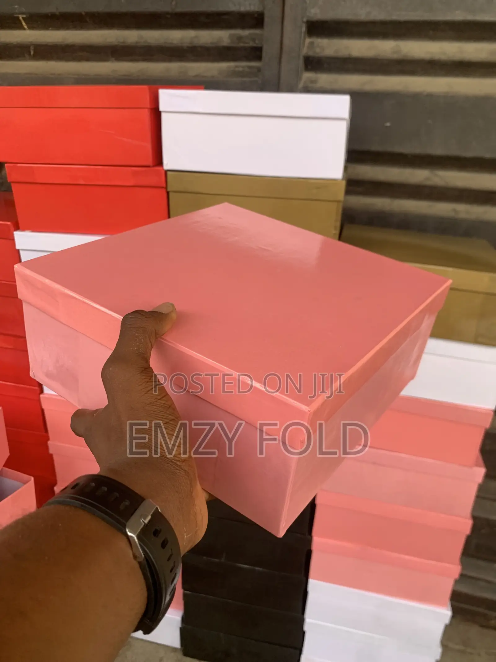 Different Color Luxury Boxes