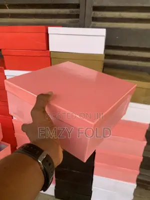 Different Color Luxury Boxes