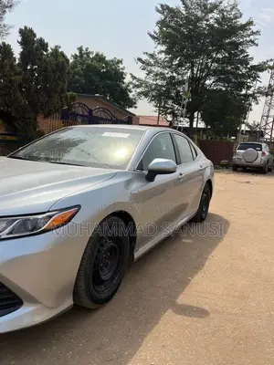 Toyota Camry Hybrid LE 2023