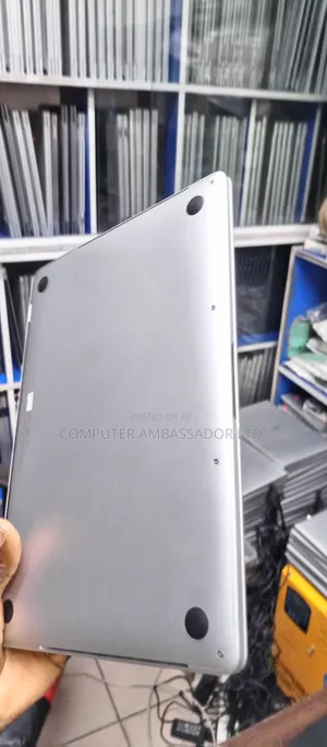 Laptop Apple MacBook Pro 2018 8GB Intel Core i5 SSD 256GB