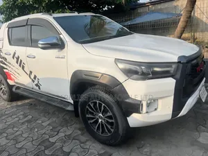 Toyota Hilux 2016 Off white