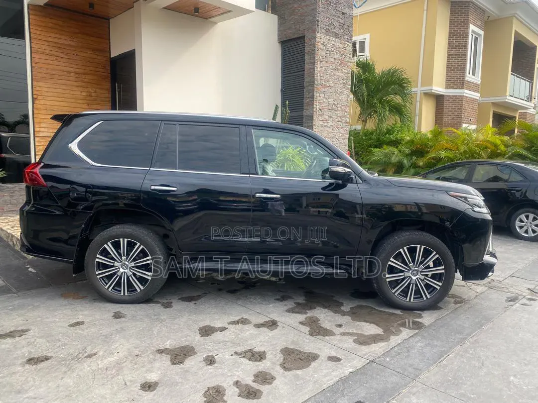Lexus LX 2018 Black