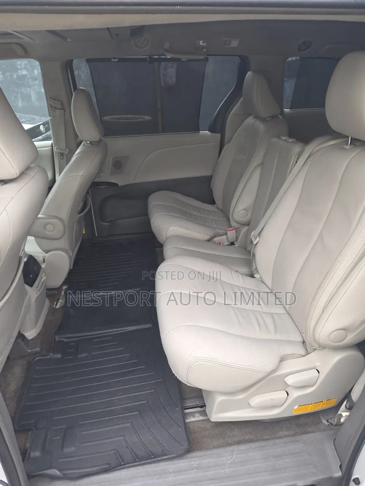 Toyota Sienna XLE FWD 8-Passenger 2013 White