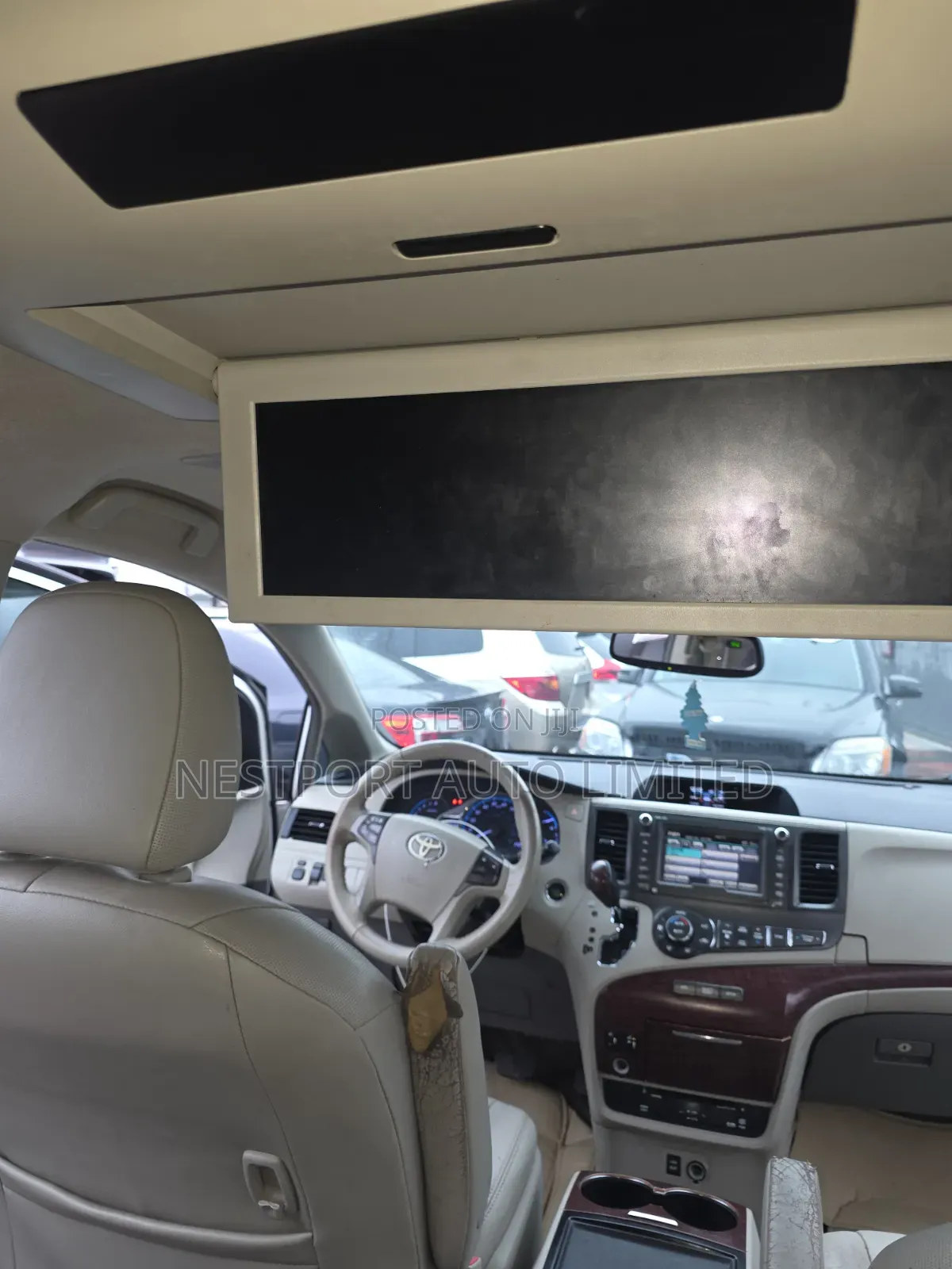 Toyota Sienna XLE FWD 8-Passenger 2013 White
