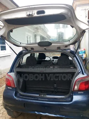 Toyota Yaris 2004 Black