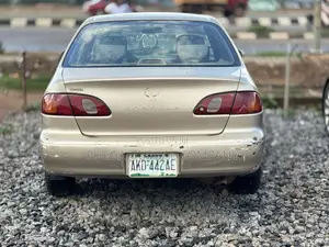 Toyota Corolla 2000 Gold