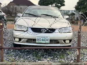 Toyota Corolla 2000 Gold