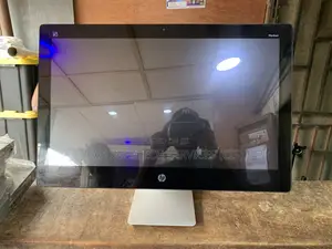 Desktop Computer HP Pavilion 24 8GB Intel Core i5 SSD 256GB