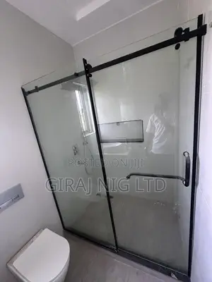 Bathroom Tempered Glass Cubicle