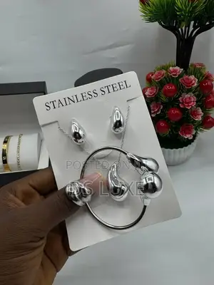 Teardrop Jewellery Set