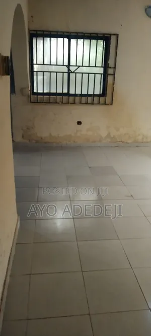 2bdrm Bungalow in Zone 21, Lagelu for rent