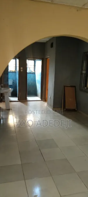 2bdrm Bungalow in Zone 21, Lagelu for rent