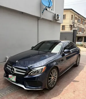 Mercedes-Benz C300 2016 Blue