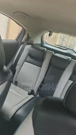 Honda HR-V 4dr SUV (1.5L 4cyl CVT) 2016 Gray